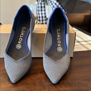 Rothy’s Ladies Grey Pointed Toe Flats Size 6.5